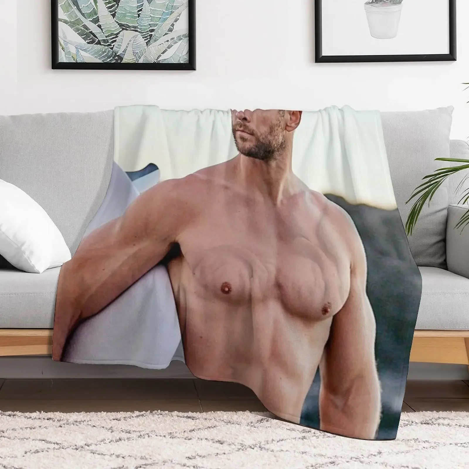 Chris Hemsworth Throw Blanket Machine Washable Soft Warm Blanket