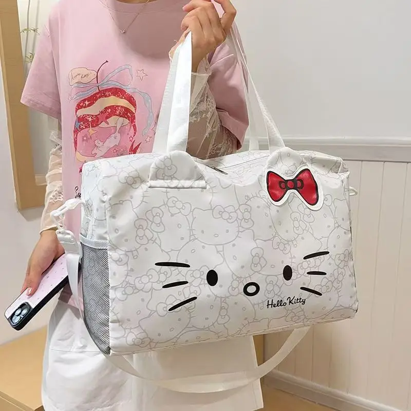 Sanrio Hello Kitty Travel & Leisure Bag – Large-Capacity Shoulder Tote / Multifunctional Gym & Weekend Getaway Bag