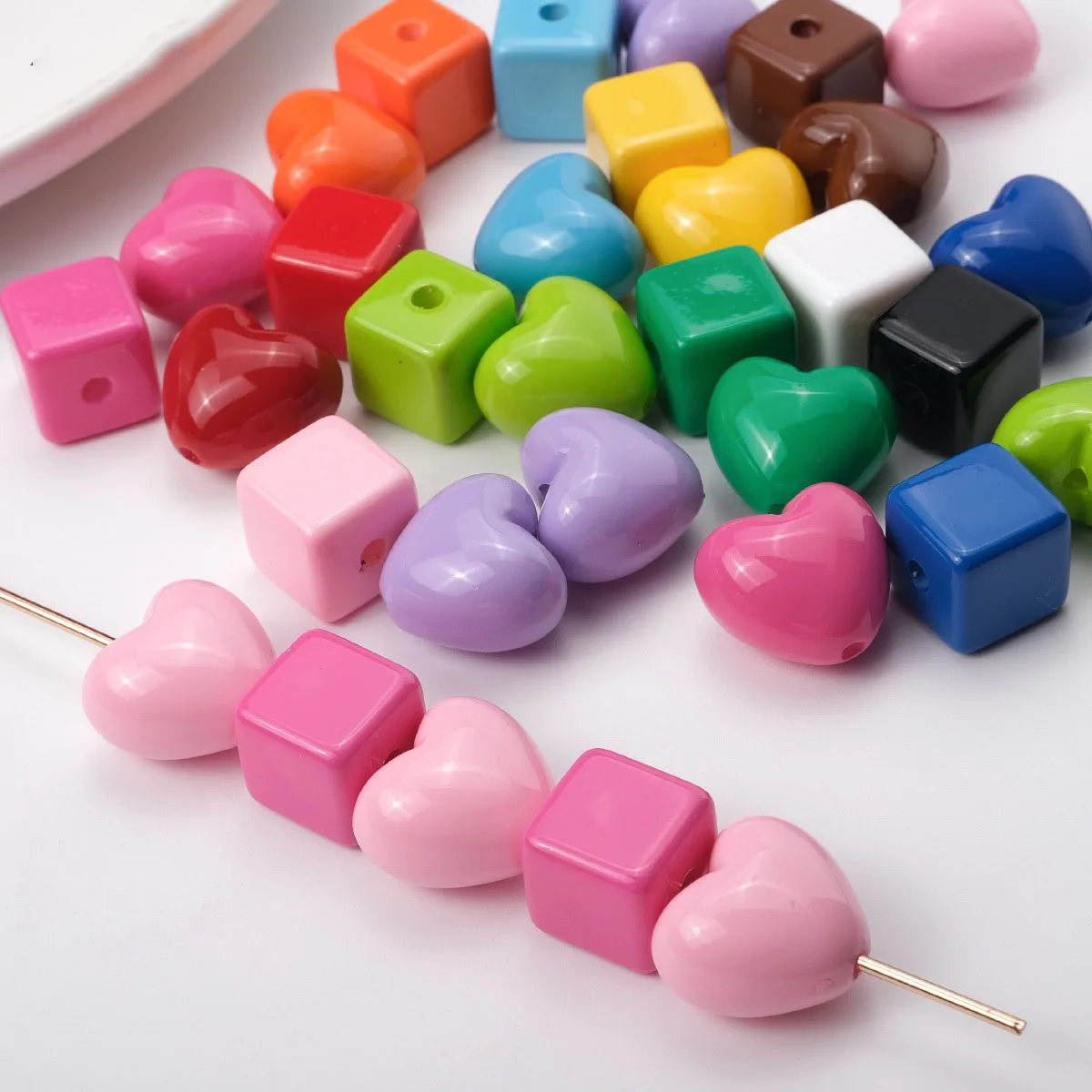 

DIY Jewelry Findings Assorted Solid Colors Sqaure Cube Love Heart Plastic Acryilc Beads Fit Girls Necklace Earring Bracelets