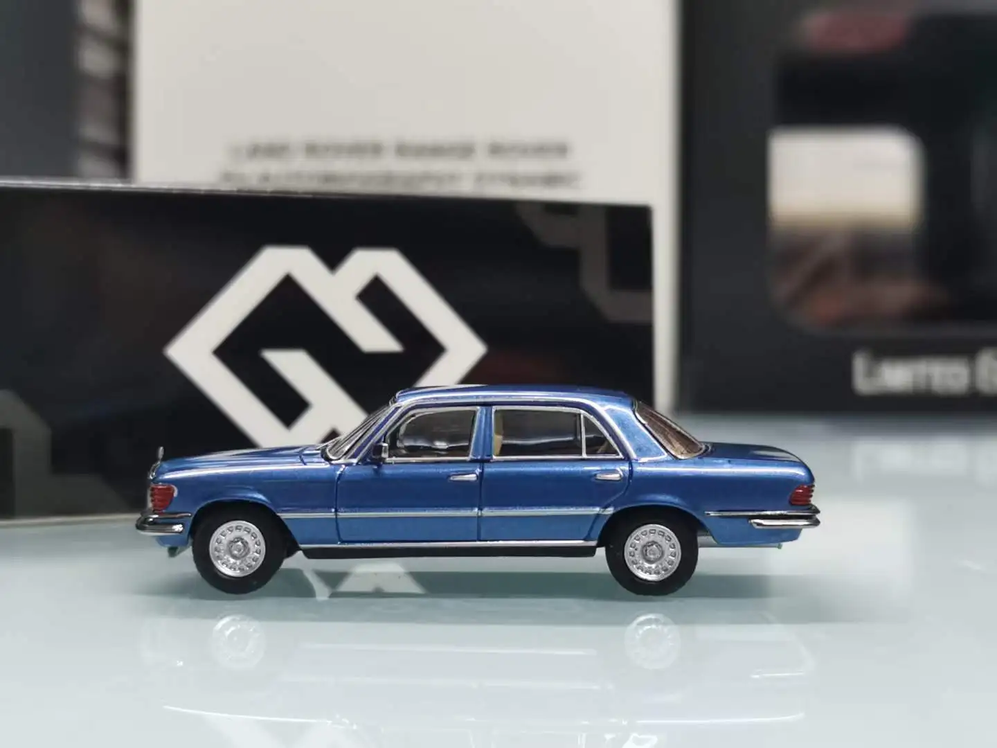 MaxWell 1:64 1976 S 450SEL W116 Metal Gray /Green Blue limited699 Diecast Model Car