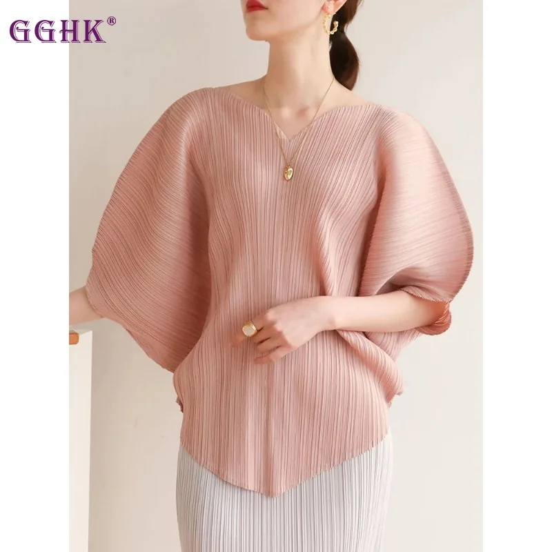 

GGHK Miyake Pleated Solid Color V Neck Bat Sleeve Design Women T-Shirts Autumn New Loose Large Size Female Casual Vintage Tops