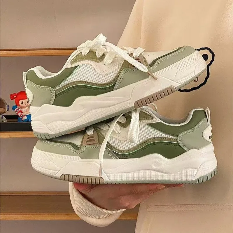 

Новые милые женские кроссовки Kawaii, зеленые повседневные модные женские туфли для кампуса, спортивная обувь на платформе, вулканизированная обувь на плоской подошве
