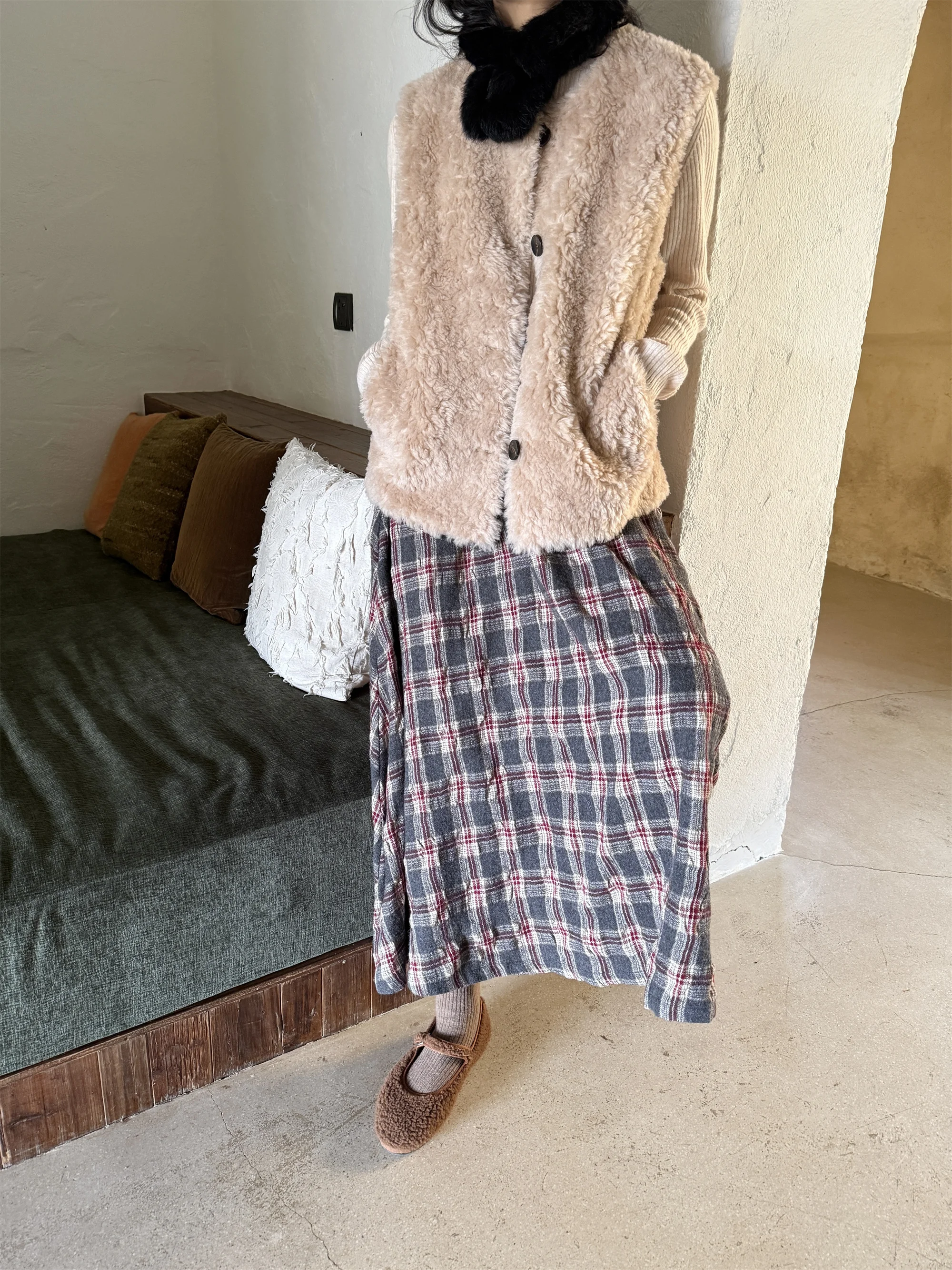 

Жилет женский свободного кроя из натуральной овечьей шерсти Wild Pear Tree, утепленный, повседневный