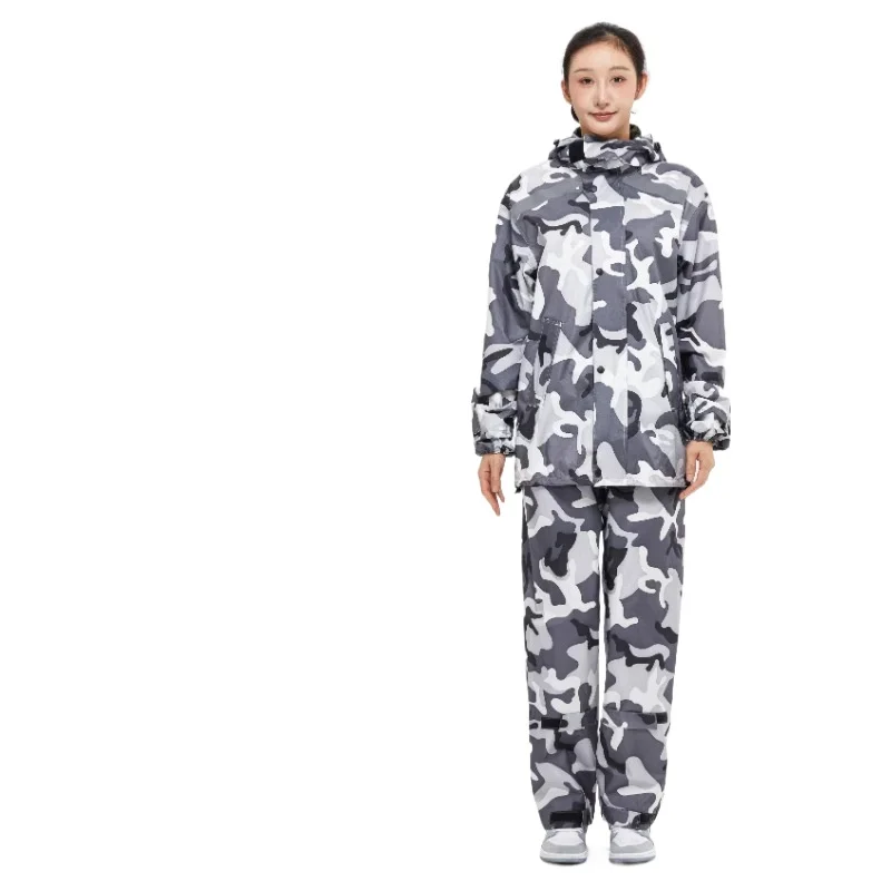 طقم معطف واق من المطر وسراويل مموهة للمشي لمسافات طويلة في الهواء الطلق لكامل الجسم مقاوم للماء للرجال والنساء - أنيق ومسامي وعاكس