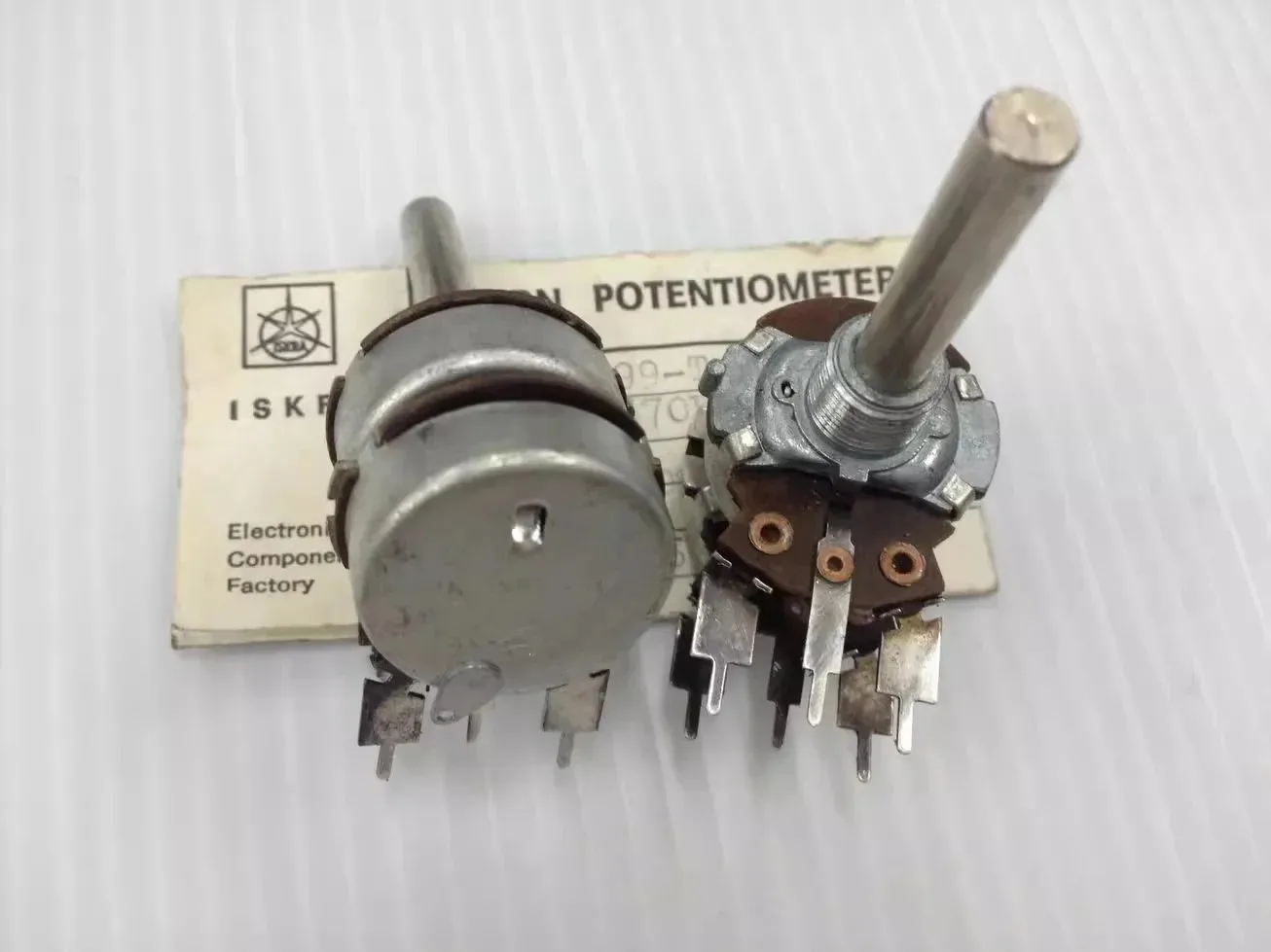 Potenciômetro duplo OPHDAM Iskra P99T 2m22,2 m LOG