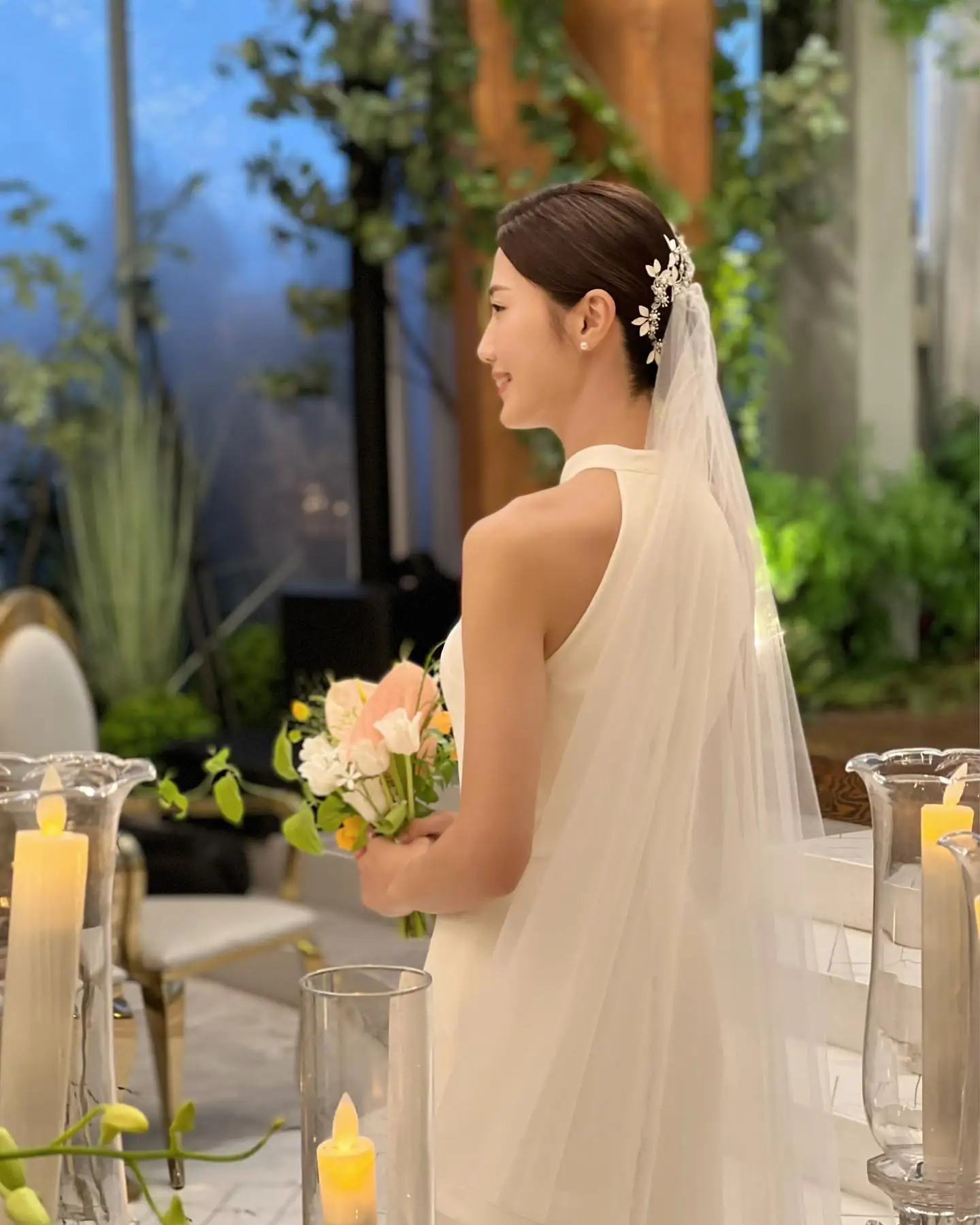 2022 Halter Neck Backless Bride Dresses Wedding Gowns Satin Sleeveless Sheath Elegant Simple Korea Photography Bridal Gown