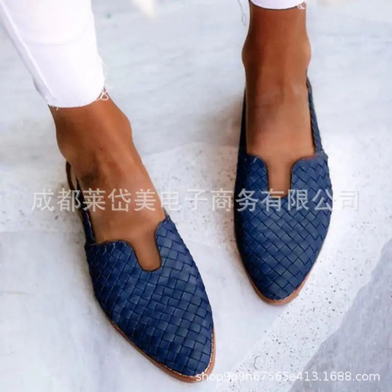 

New 2023 Summer Fashion Sandals Sexy Weave Slip-On PU 1CM Flat with Classics High Quality Summer Women Shoes brown