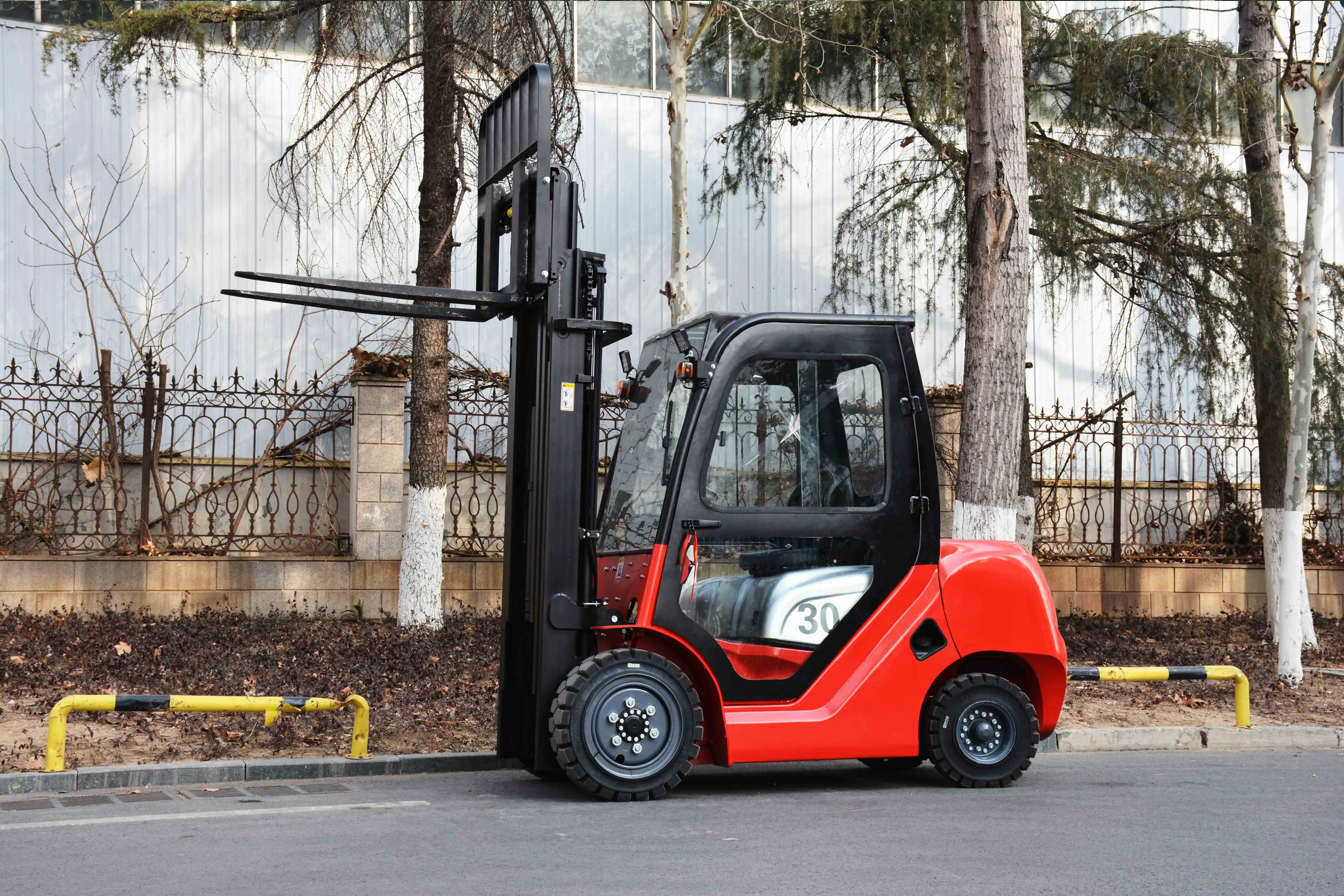 AST Mini carretilla elevadora de combustible, carretilla elevadora de combustible de 3 toneladas, horquillas de combustible para uso para manipulación de fábrica y trabajo de transferencia de carga, personalizado en chino