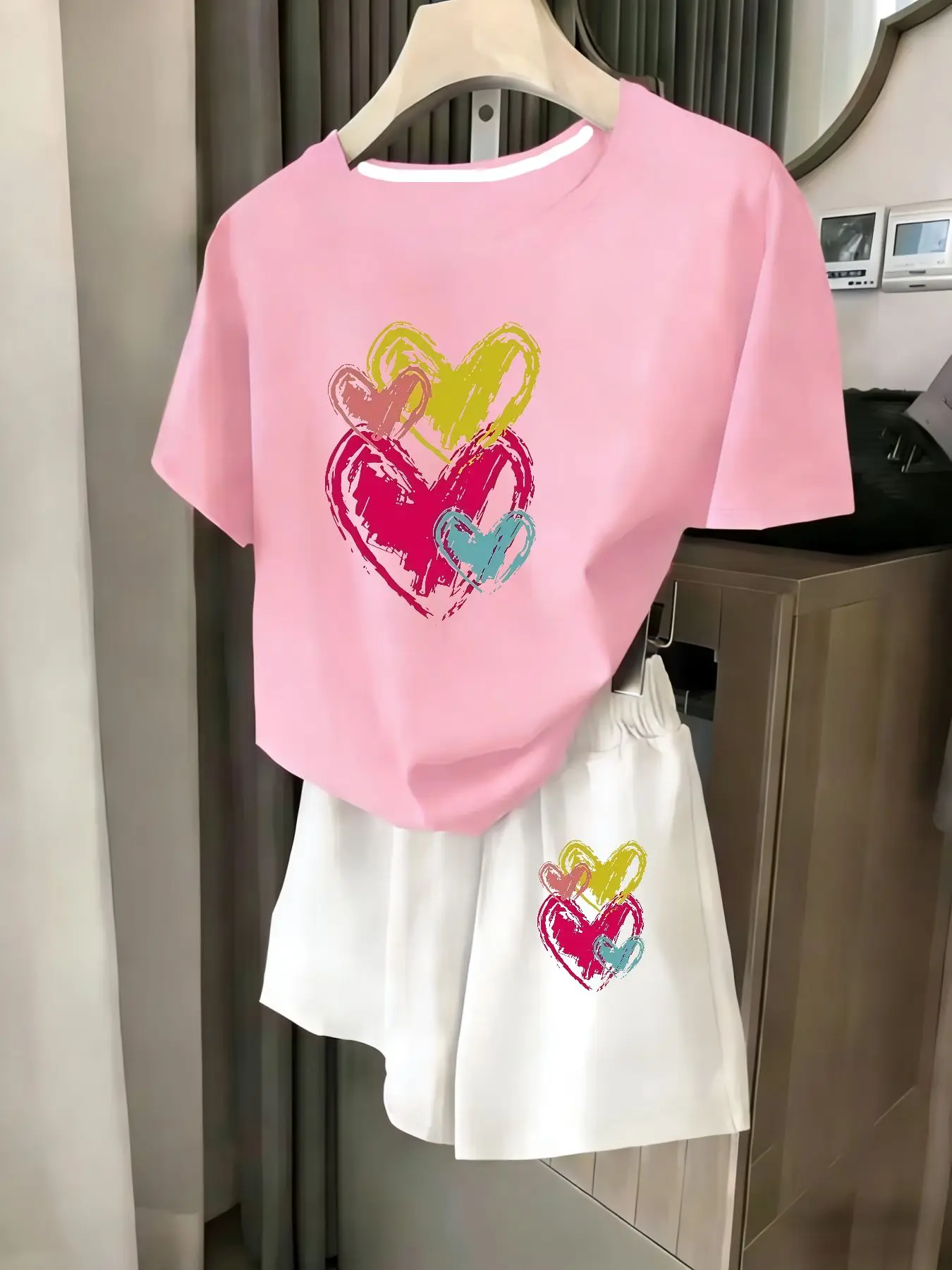 

Ladies 2-Piece Set Summer Beach Vacation Casual round Neck Short Sleeve Random Print T-Shirt Elastic Waist Shorts Suit Comfortab