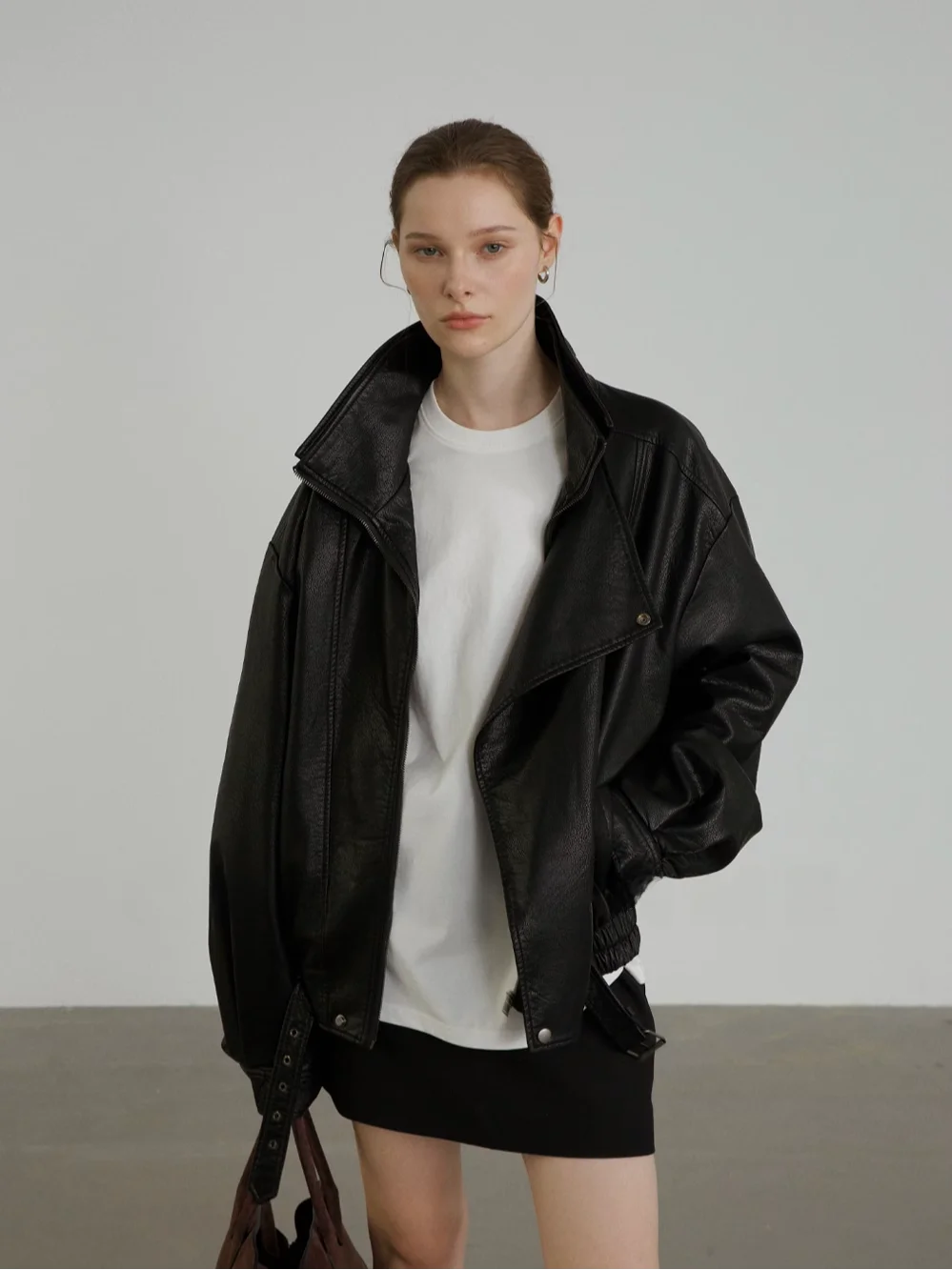 เสื้อโค้ทหนัง PU คอปกคู่ทรงหลวม รุ่น Countonme 2025 สำหรับผู้หญิง ความยาวปานกลาง ผลิตจากหนังที่เป็นมิตรต่อสิ่งแวดล้อม