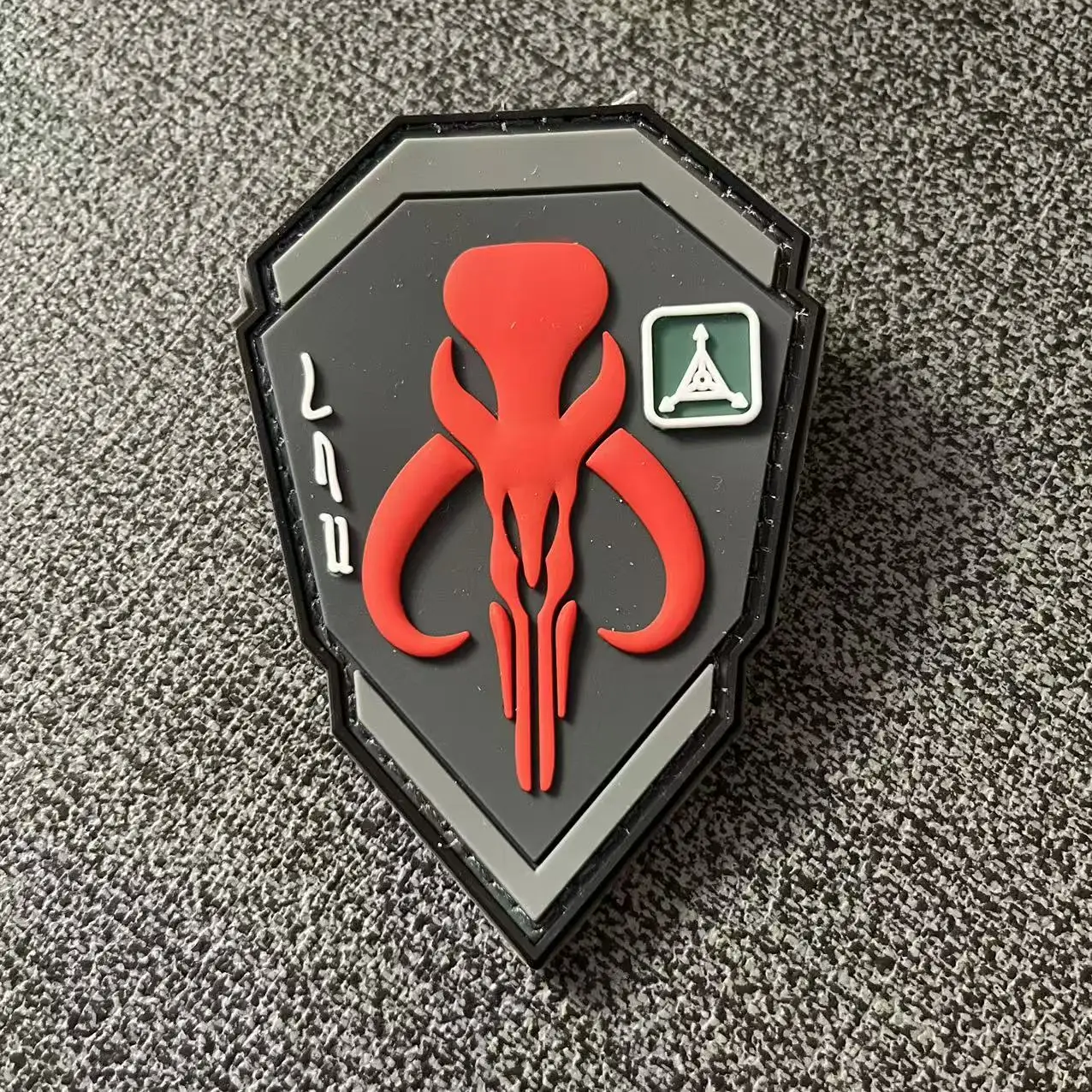 كوكب جيدي طلب ماندالور باونتي هنتر بوبا فيت شعار شارة مطرزة مع رقع هوك وحلقة للملابس #3