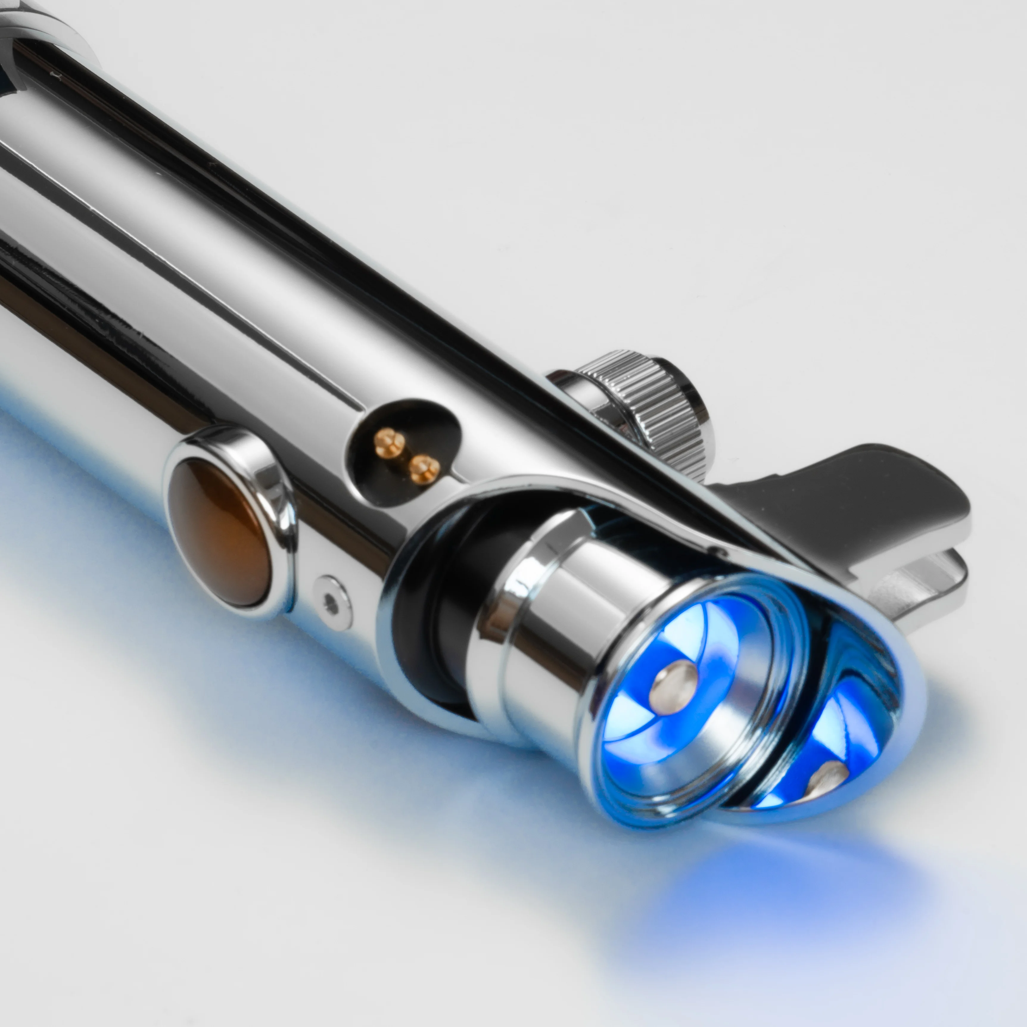 ELF SABERS Verion 2.0 Anakin ep3 Neopixel Lightsaber Proffie3.9