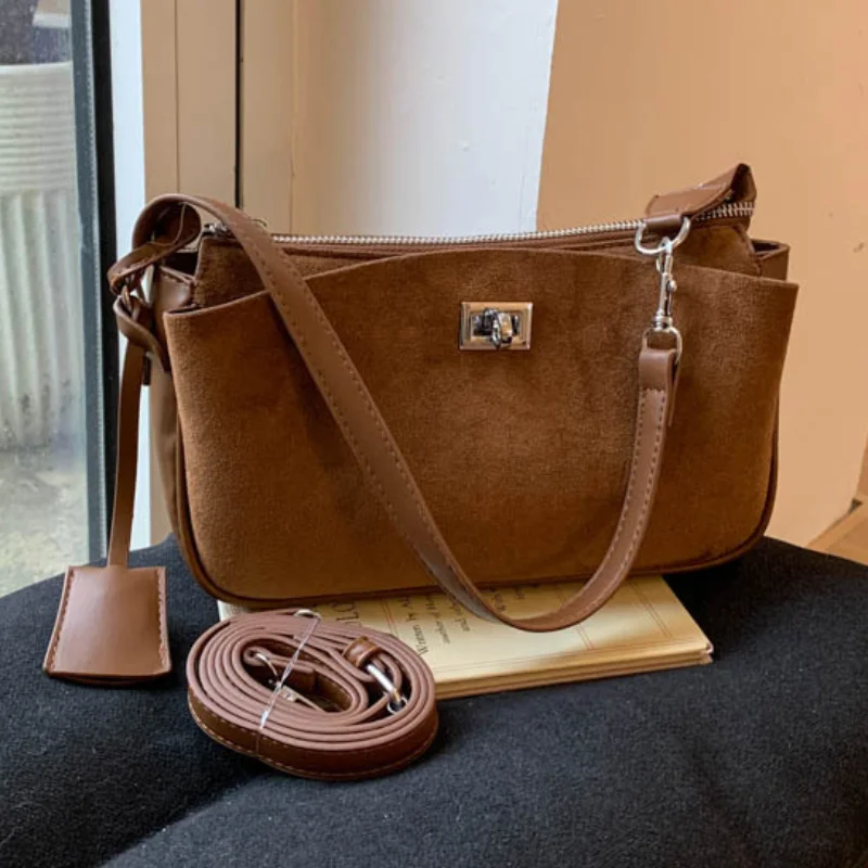 

Фирменная модная сумка на плечо квадратного дизайна с серебряной пряжкой, матовая сумка-тоут под мышками, мотоциклетная сумка, высококачественная женская сумка, новинка