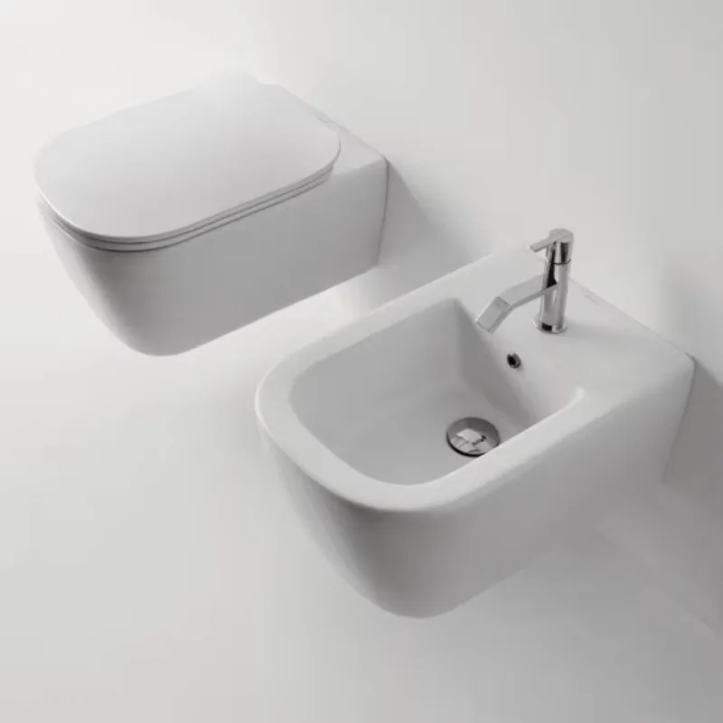 현대식 벽걸이 비데는 욕실 및 호텔 세로 분사 디자인의 화장실 청소에 사용하기 쉽습니다.