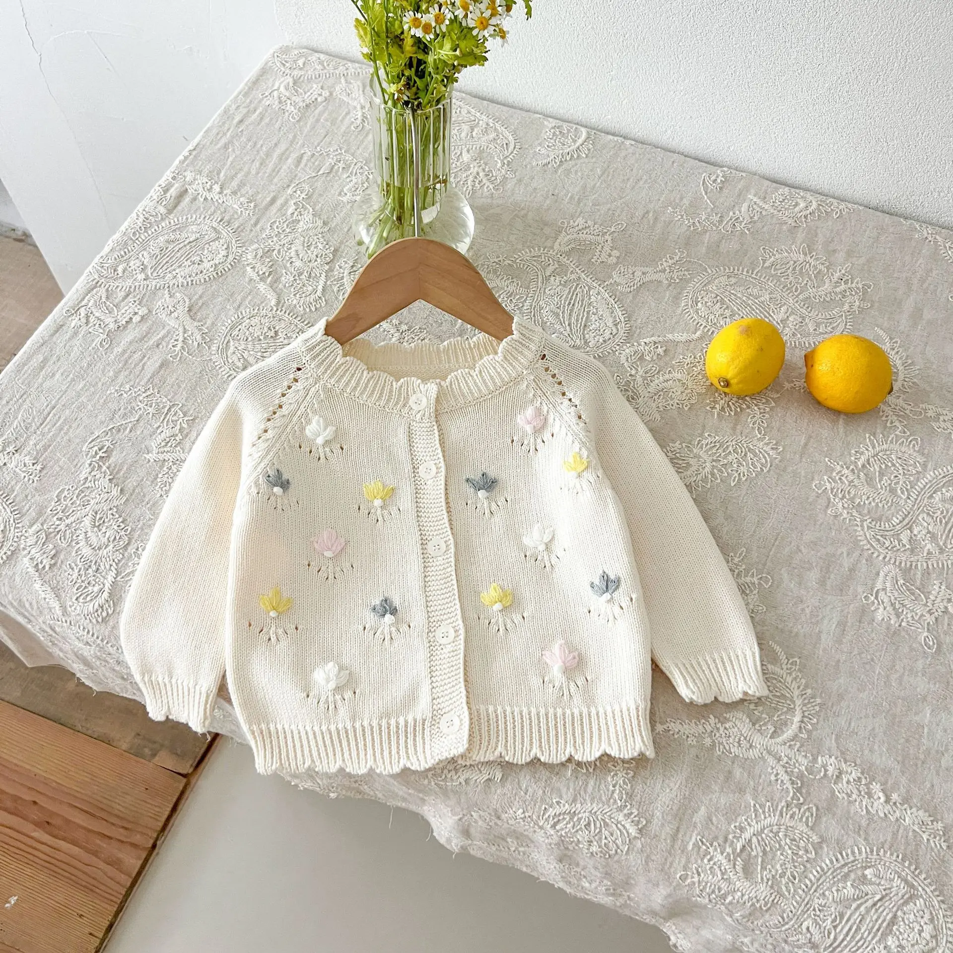 Ins Autumn Winter Baby Girls Sweaters Cotton Knitted Flower Patched Long Sleeve Infant Girls Coat Toddler Girls Knitwears