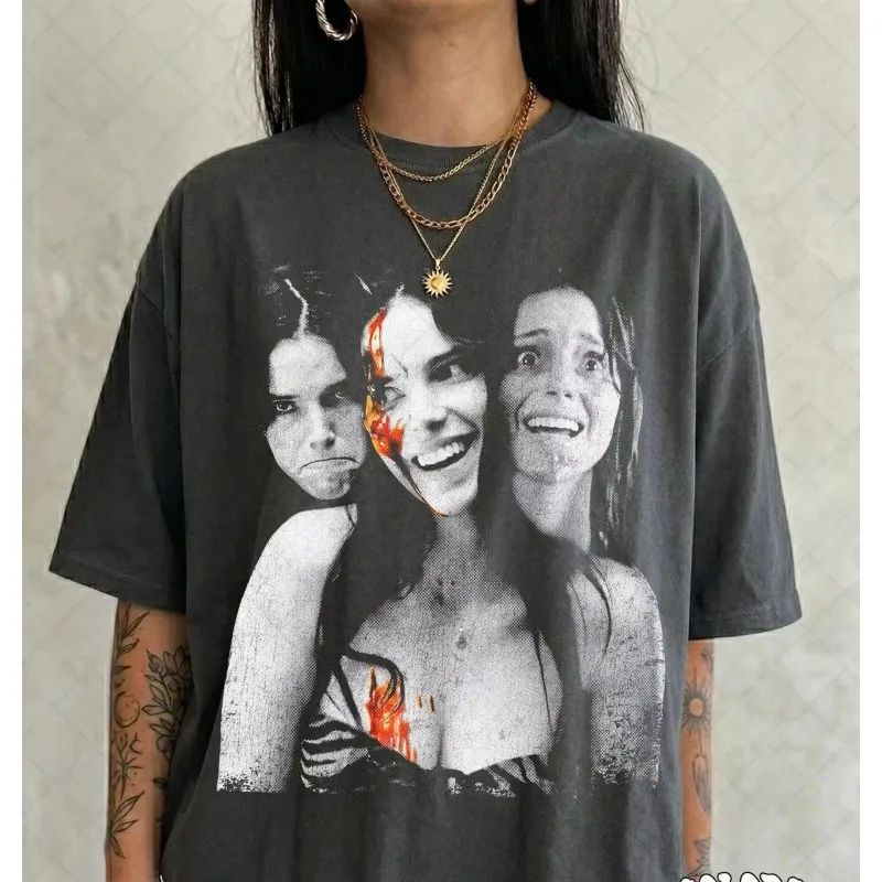 Nikki Is Obsessed with T-shirt Horror Movie Patterns, Loose and Comfortable, Suitable for All Seasons, Unisex T-shirt