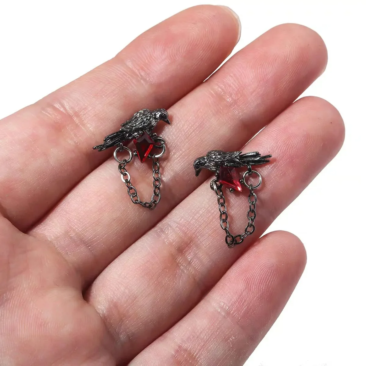 Gothic Red & Black Crow Earrings，Retro Dark Style Earrings Holiday Party Accessories，Fashionable Unique Personality Earrings