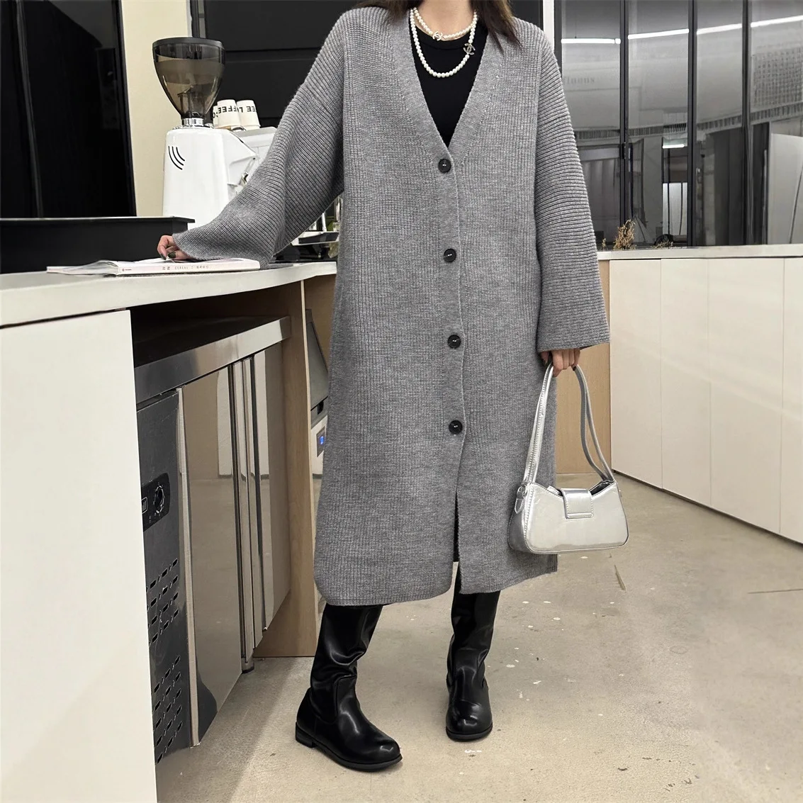 

Женский вязаный кардиган, свитер-джемпер, однотонный, с V-образным вырезом, длинными рукавами, на одной пуговице, свободного кроя, толстый, повседневный, осень-зима 2026