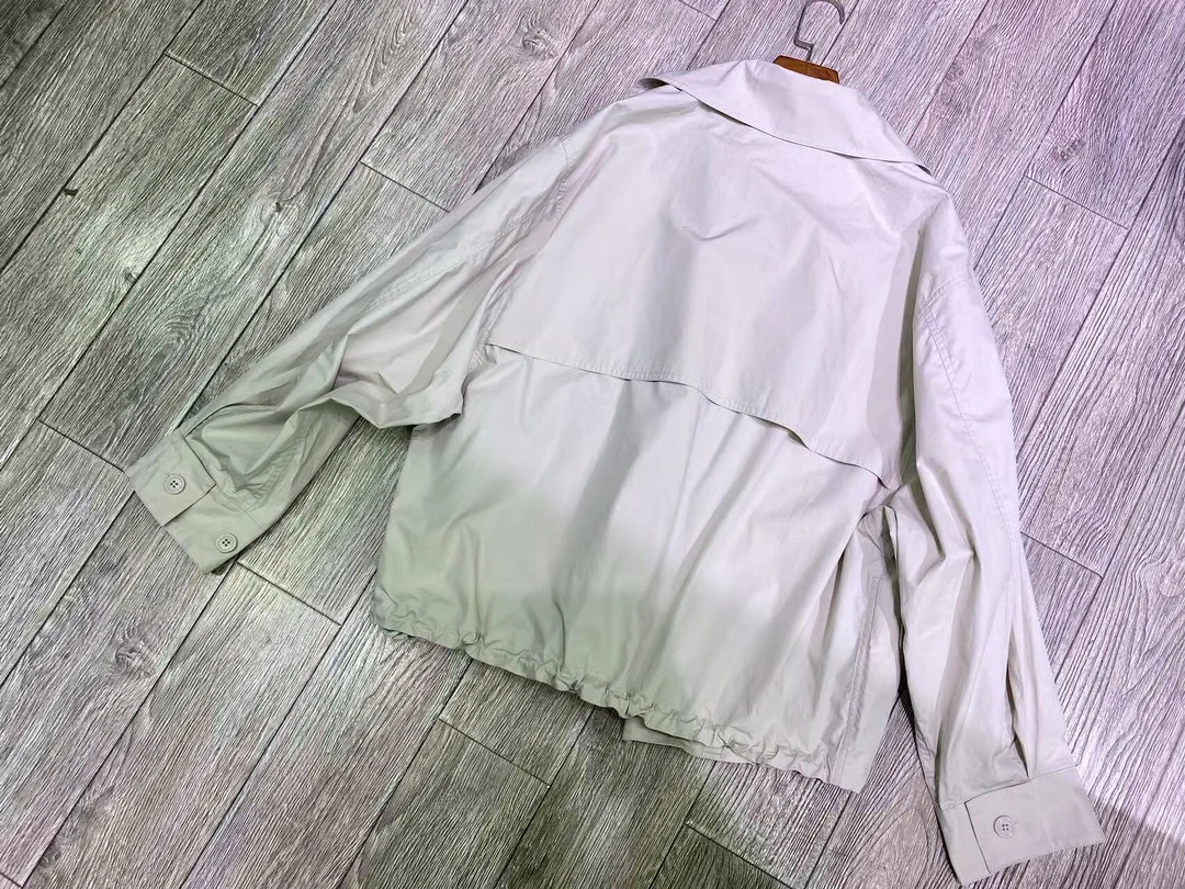 Damski płaszcz typu trencz ze 100% bawełny, dwurzędowy, z wykładanym kołnierzem, długi rękaw, luźny damski płaszcz przeciwdeszczowy.