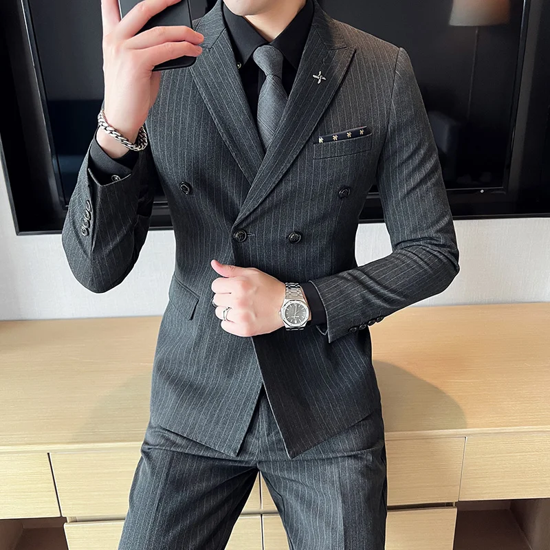 

New men's stripes (suit waistcoat and trousers) three pieces of handsome business fashion suit Groom's dress British three optio