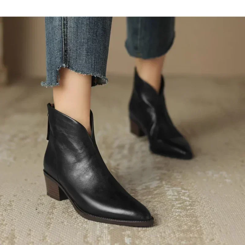 

2024 New Autumn Genuine Leather Ankle Boots Pointed Toe Women Retro Short Boots Women Shoes Winter Retro Chelsea Boots