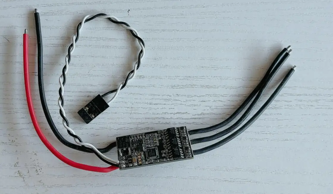

Clearance Sale 90% new Electric Speed Controller hobbywing BLHeli-S 28A Mini ESC Mini DSHOT ESC for 3-6S Brushless FPV
