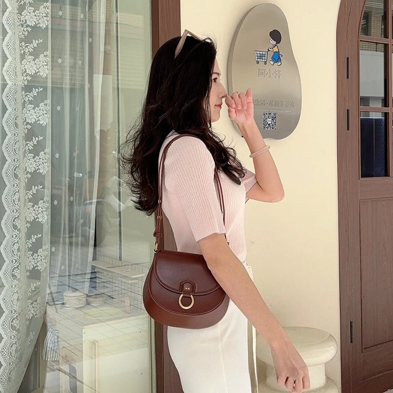 JW PEI Diana Ring Flap Saddle Bag Classic Vintage Women Shoulder Bag Underarm Bag Crossbody Purse for Daily Travel