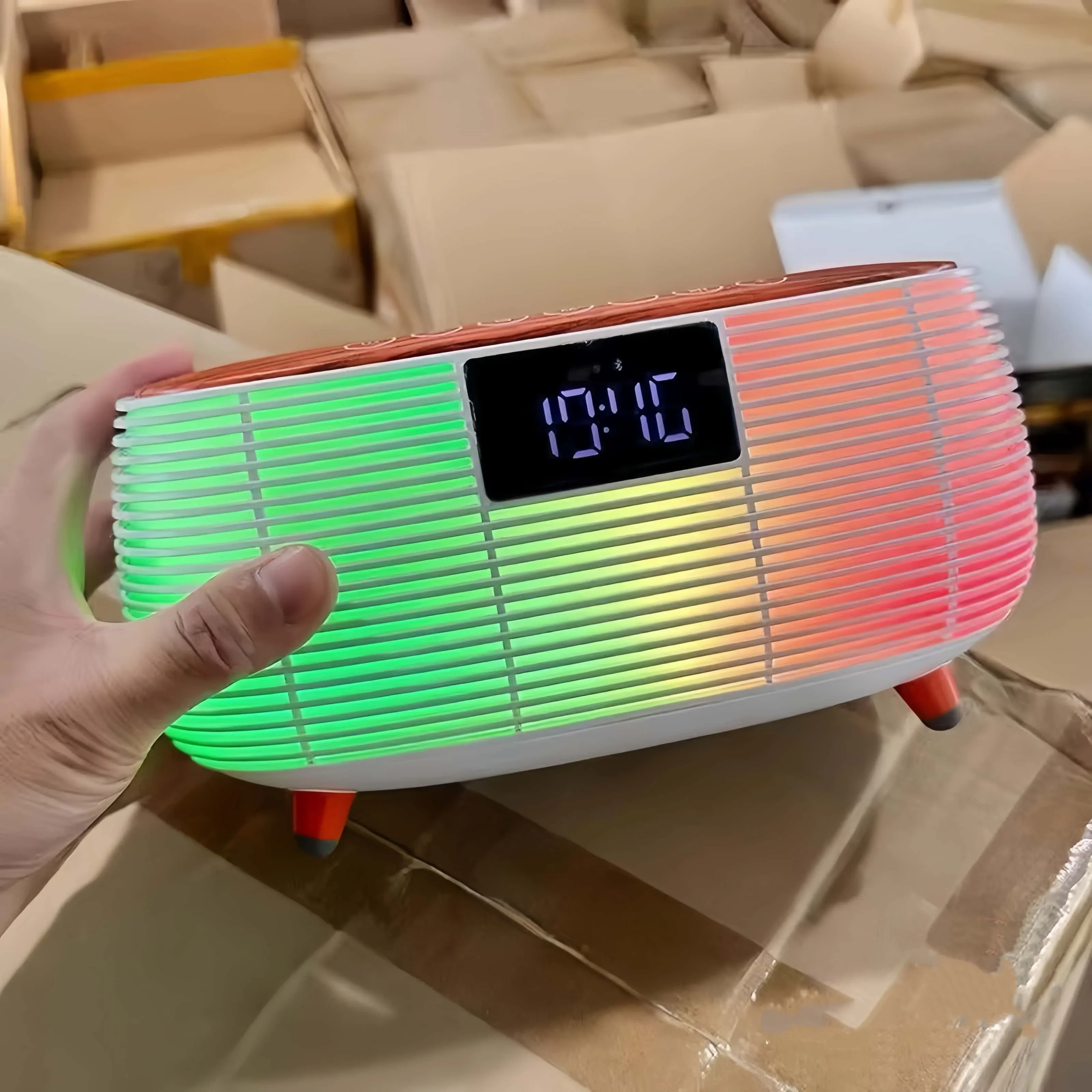 El más nuevo altavoz Bluetooth con luz LED de carga rápida inalámbrica de 15W iluminación RGB despertador caja de música para IPhone Samsung dormitorio
