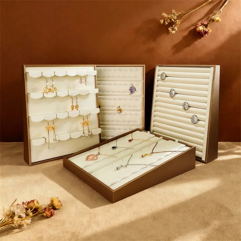 

High-quality Golden And Beige Interlaced Leather Jewelry Display Stand Rings Earrings Necklaces With Pendant Storage Function
