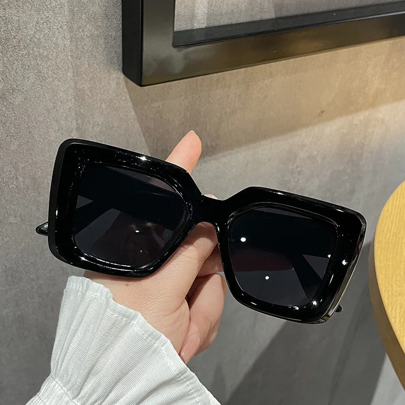 نظارات Uv400 Uv400 نظارات شمسية مربعة كبيرة نظارات شمسية عصرية للسيدات نظارات شمسية كلاسيكية للسفر للحفلات يوميًا