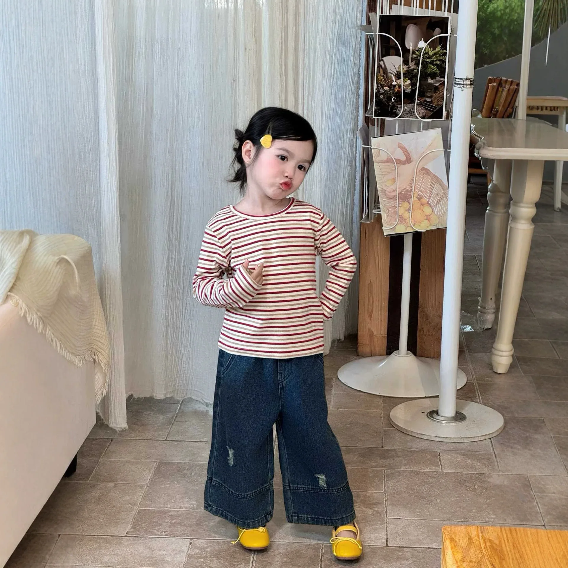 Girls' Clothing 2026 Spring and Autumn Simple Fashionable Red Striped T-shirt with Holes Wide Leg Jeans