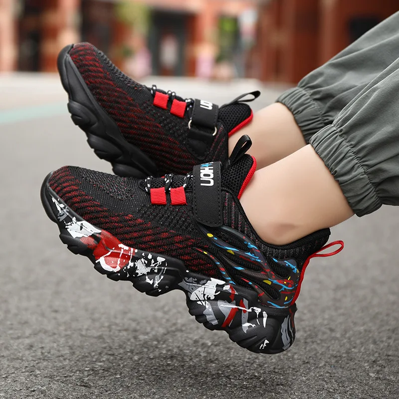 Spring new children's sports shoes, boys' mesh breathable casual shoes, medium and large children's soft soled running shoes