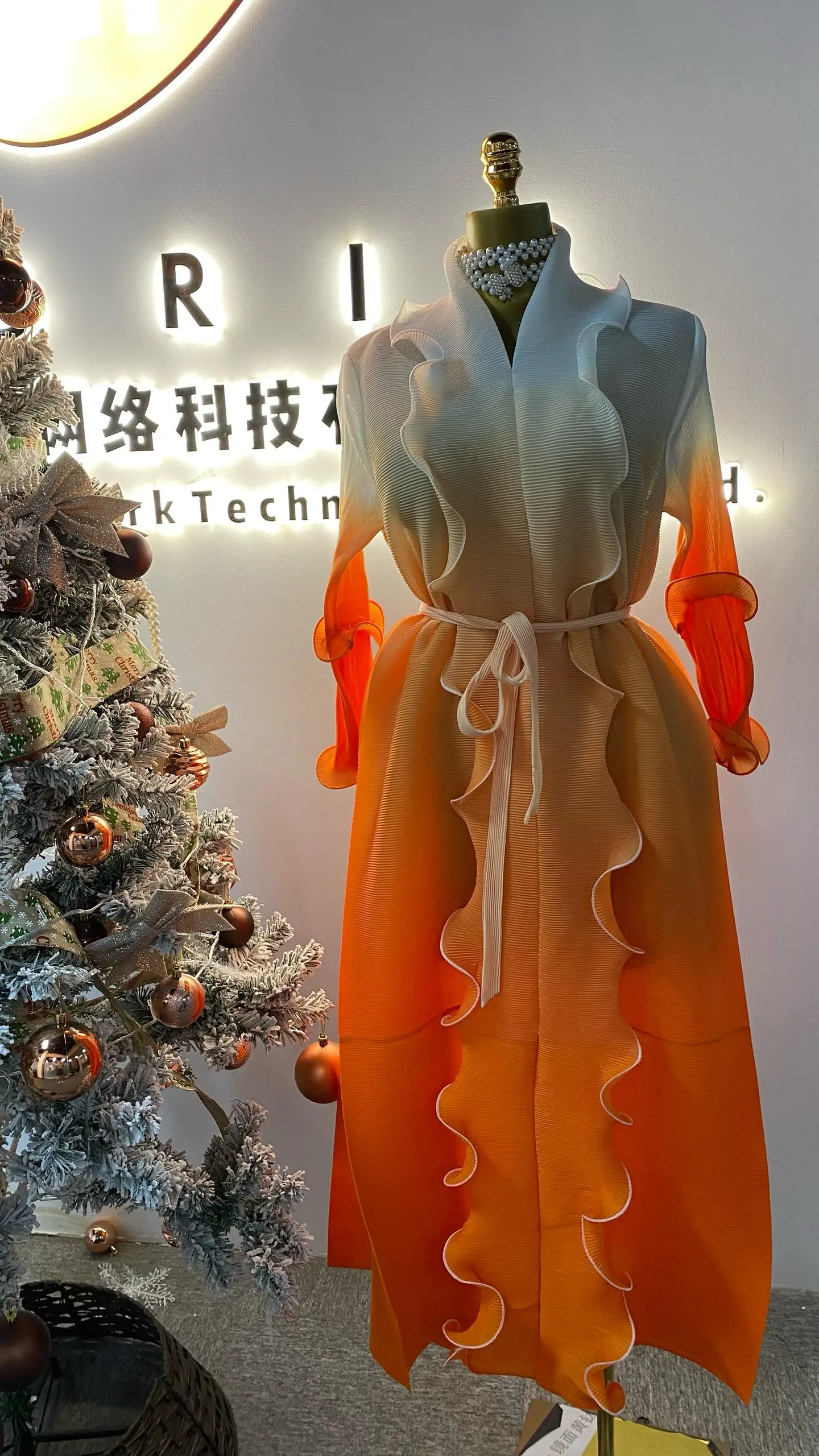 

New Gradient Fish Silk Line Pleated Dress Lapel Long Plus Size Women's Dress-GZKK012