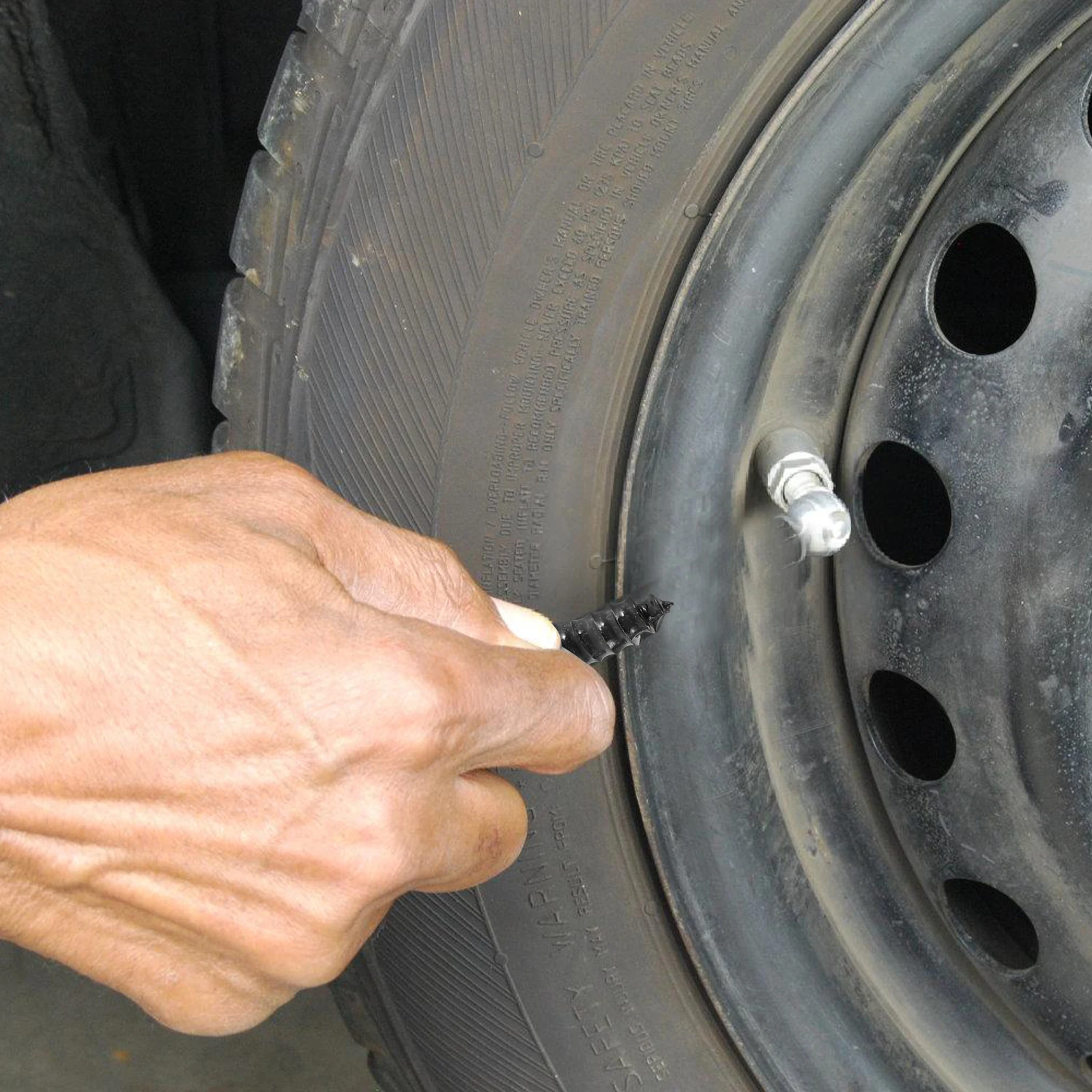 

1Set Tire Plug Kit Rubber Nails Precision Production Stable Reliable Car Motorcycle Electric Vehicle Tire Plug Kit