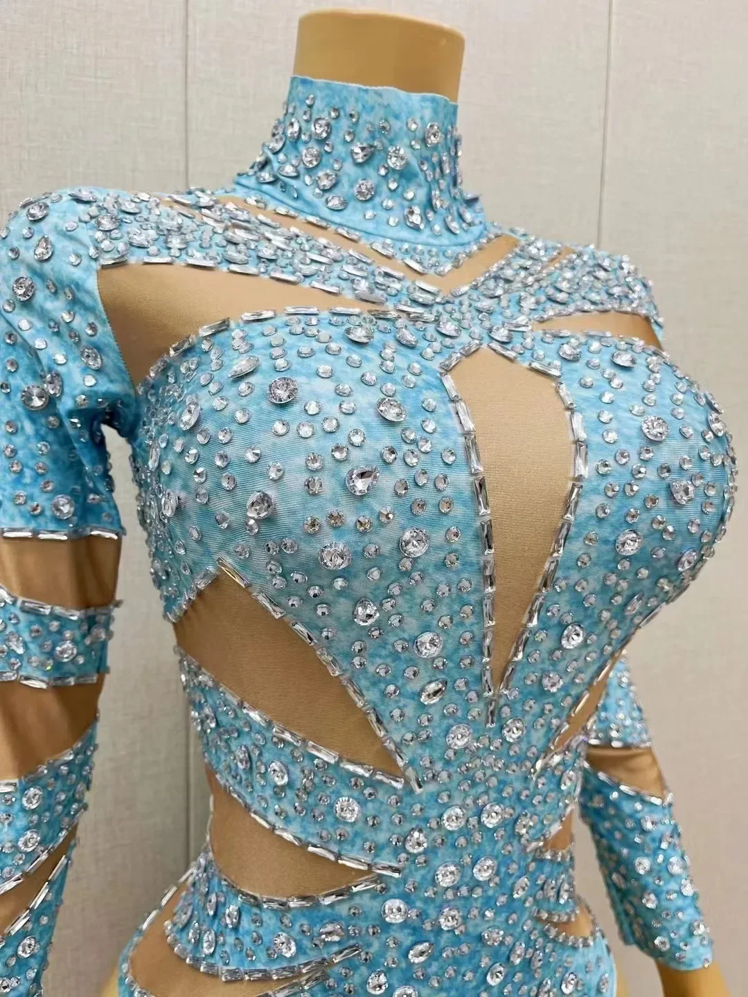 فستان سبانديكس مع أحجار الراين الفضية ، زي مسرح مثير ، أزرق سماوي ، بدلة جسم فاخرة للاحتفال ، زي حفلة عيد ميلاد ، مجموعة مغني