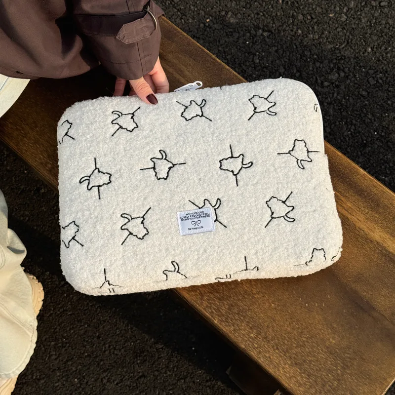 Capa de Tablet Bordada em Pelúcia, Estojo Protetor Macio para iPad Pro/Air de 11 a 13 Polegadas, Bolsa de Laptop Fofa para MacBook de 13 a 14 Polegadas