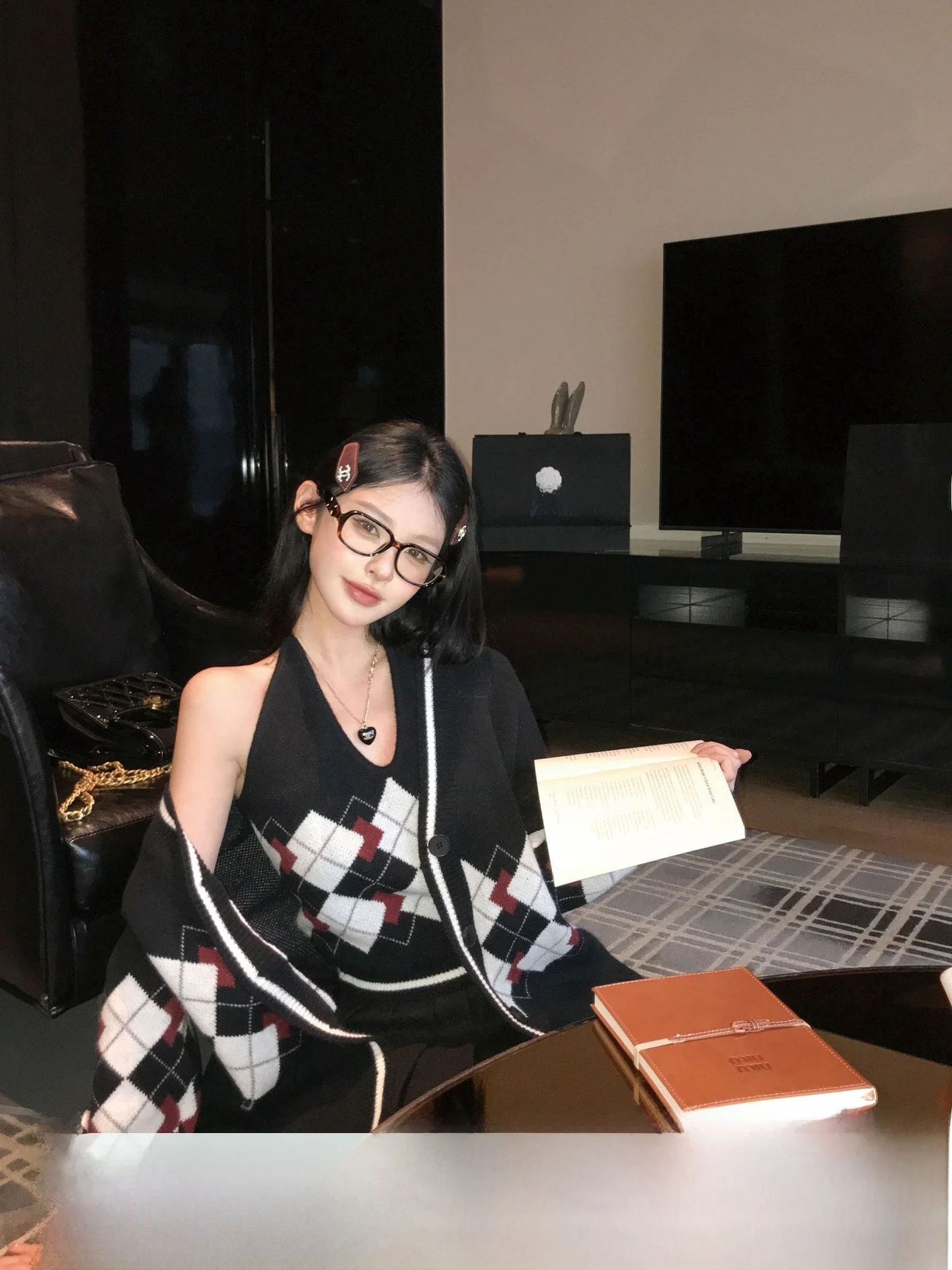 

Okaaay Autumn Winter Knitted Ne Hanging Vest Retro Korean Sle Two-Piece Set Casual Fit Regular Length Single Button Closure