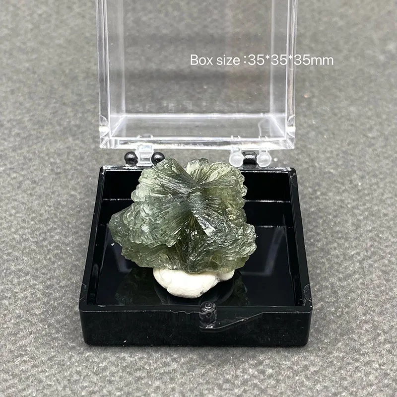 

100% Natural Prehnite Mineral Specimens Stones and Crystals Healing Crystal +Box size:35*35*35 mm