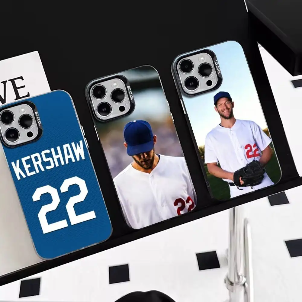 Funda para Teléfono con Diseño de Clayton Kershaw - America First - Lanzador Zurdo - Béisbol - Deportiva - Para iPhone 17, 16, 15, 14, 13, 12, 11 Plus, Pro Max, XS, Colorida