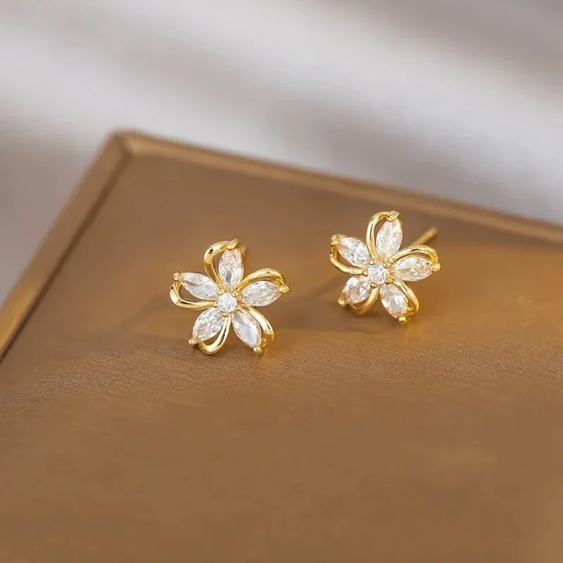 Dainty Flower Stud Earrings for Women Piercing Cartilage Ear Ring Cute Zircon Gold Color Women's Aesthetic Jewelry Gift