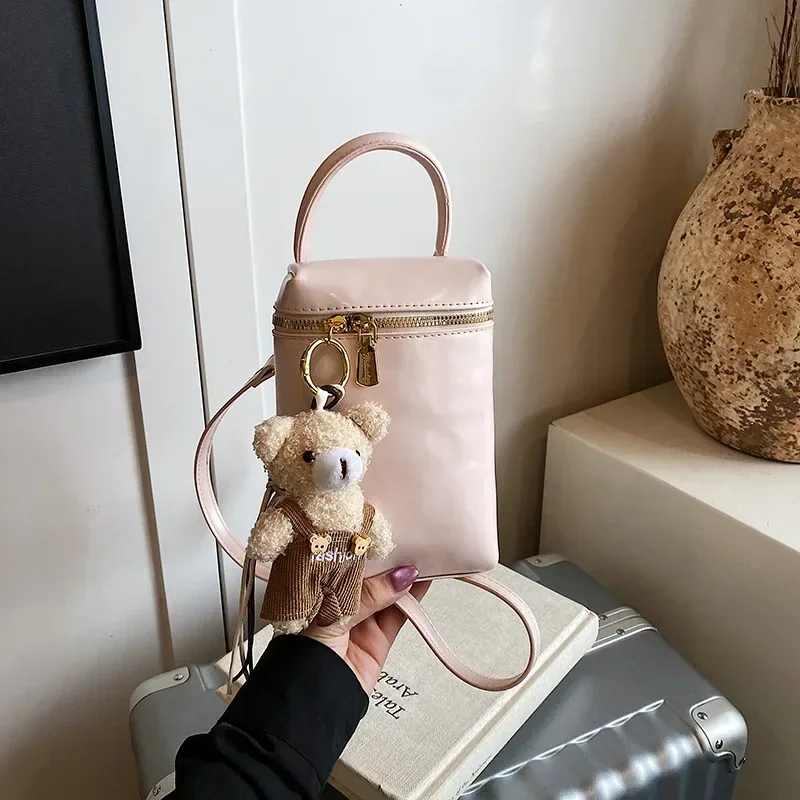 

Urban Simple Trend Small Square Bag Women 2025 Autumn Simple Versatile Mobile Phone Bag Mini Commuter Messenger Bag Bag