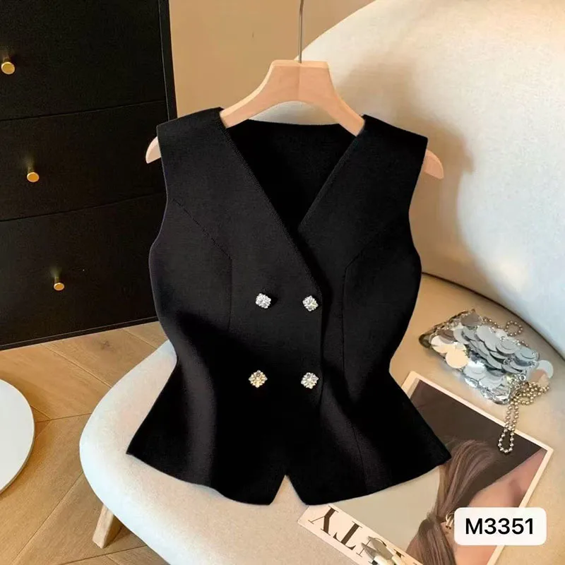 2026 Vest Cardigan Top French Retro Age-reducing Western Style Slim Split V-neck Double-breasted Design Sense Joker Vest