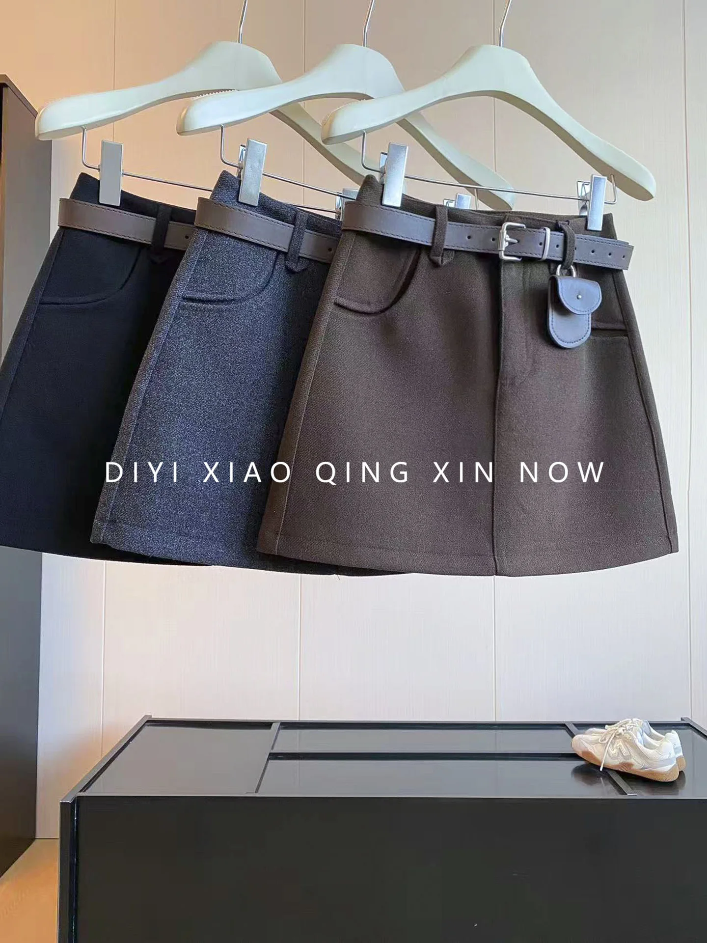 Retro Woolen Skirt Women's A-Line Slim Fit Belted Wrap around Short Skirt Autumn Winter New Style High Waist Polyester F...