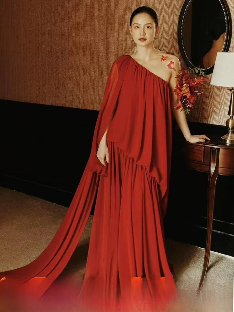 

Red Bridal Morning Robe Single Shoulder Customizable Wedding Gown Elegantly Designed for Wedding Reception And Groomsmen