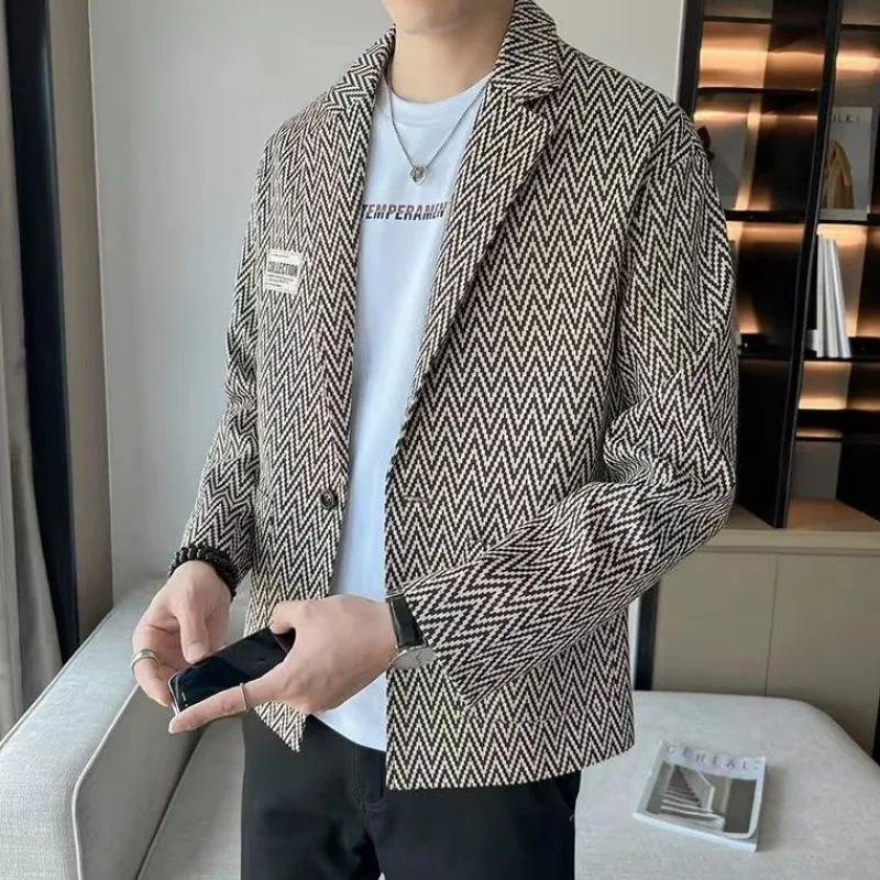 Gray Male Blazer Cropped Striped Short Men\'s Suit Jackets New in Classic Original Elegant Coat Korean Style Clothes Spring 2024