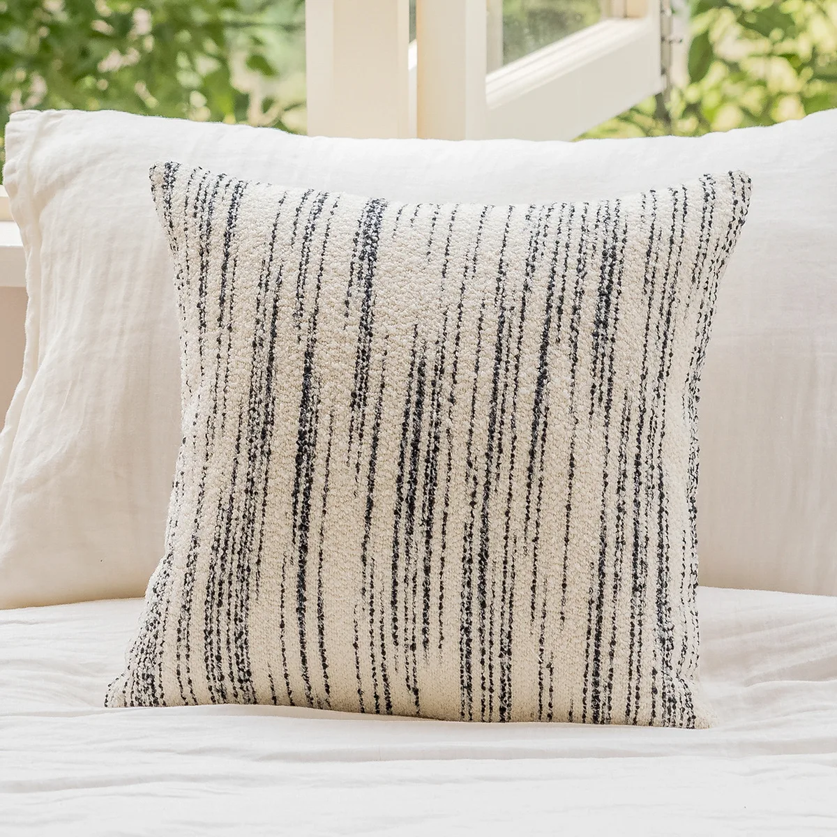 French Luxury Plush Pillow Cases Comfortable and Soft Woolen Jacquard Pillow Cover Beige Black Striped Cushion Cover Home Decor