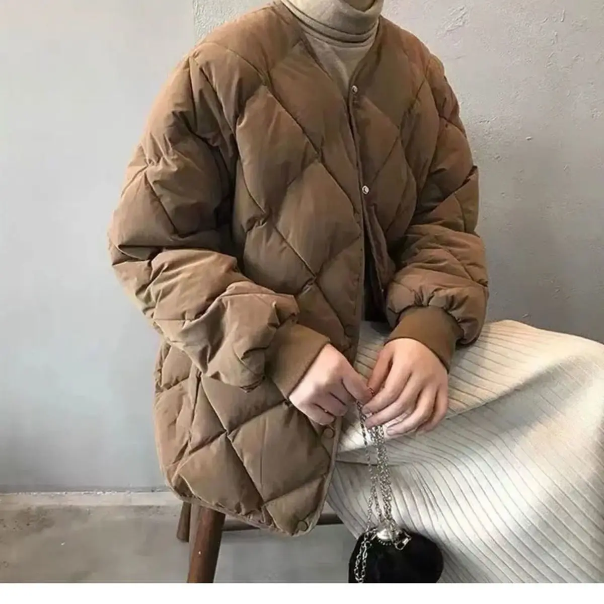 2025 Lightweight Women White Duck Down Jackets Female Short O-neck Warm Overcoats Ladies Loose Fit Korean Style Winter Coat E108