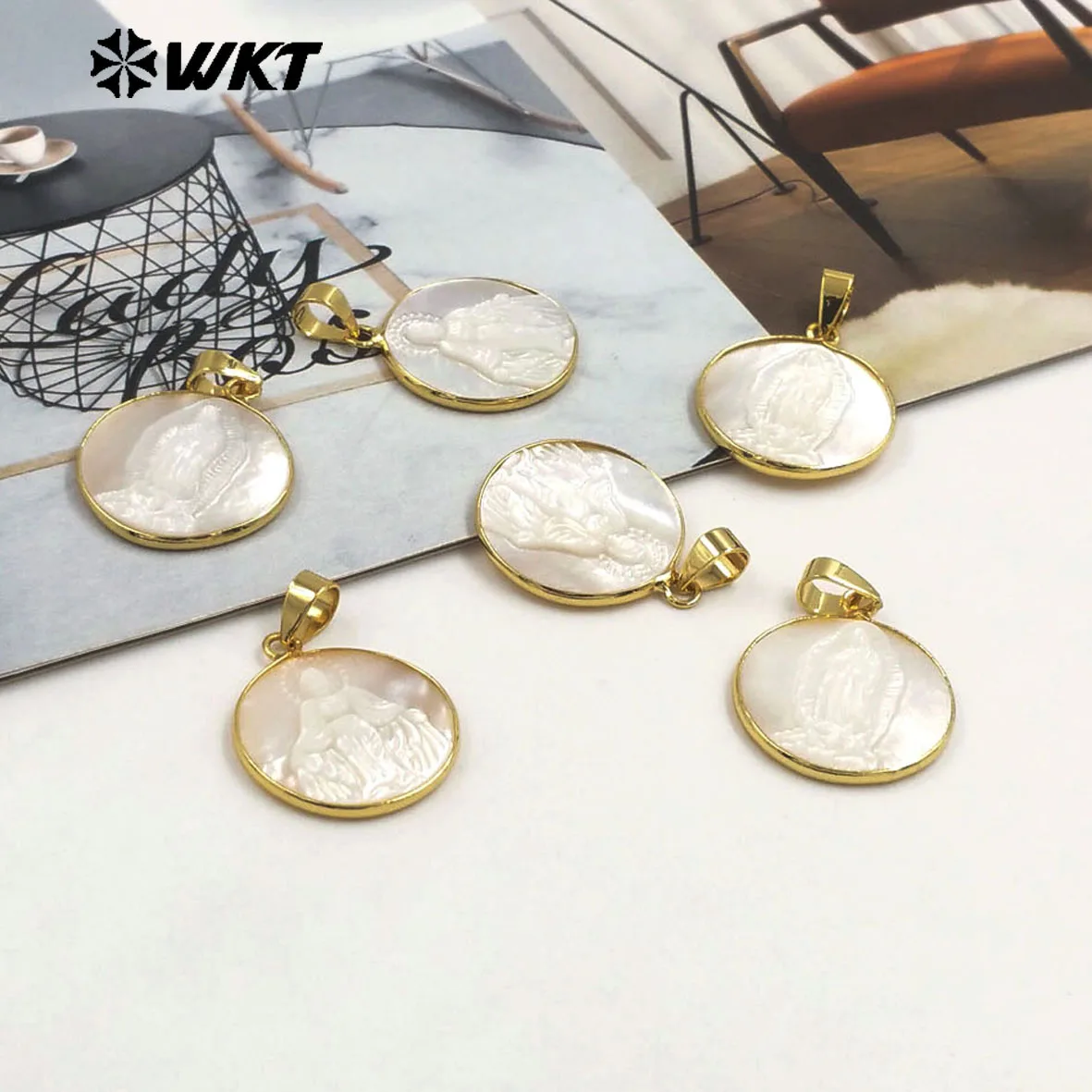 WT-JP042 WKT Hot Sales Beautiful Natural White Shell Pendant Round Shape Virgin Mary Carved Religious Style For Jewelry Making