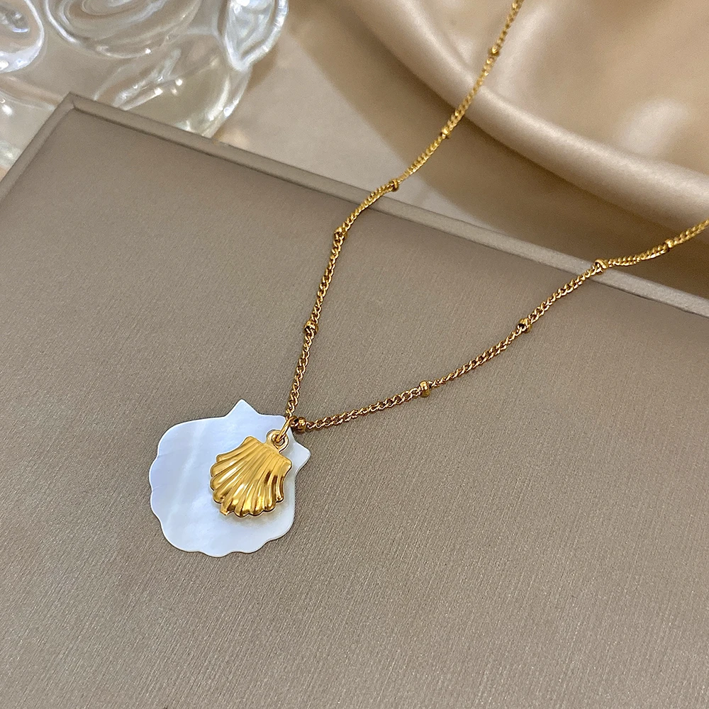 

Freetry Trendy Scallop Fish Pendant Necklace for Women Stainless Steel Choker Necklace Clavicle Chain Summer Beach Neck Jewelry