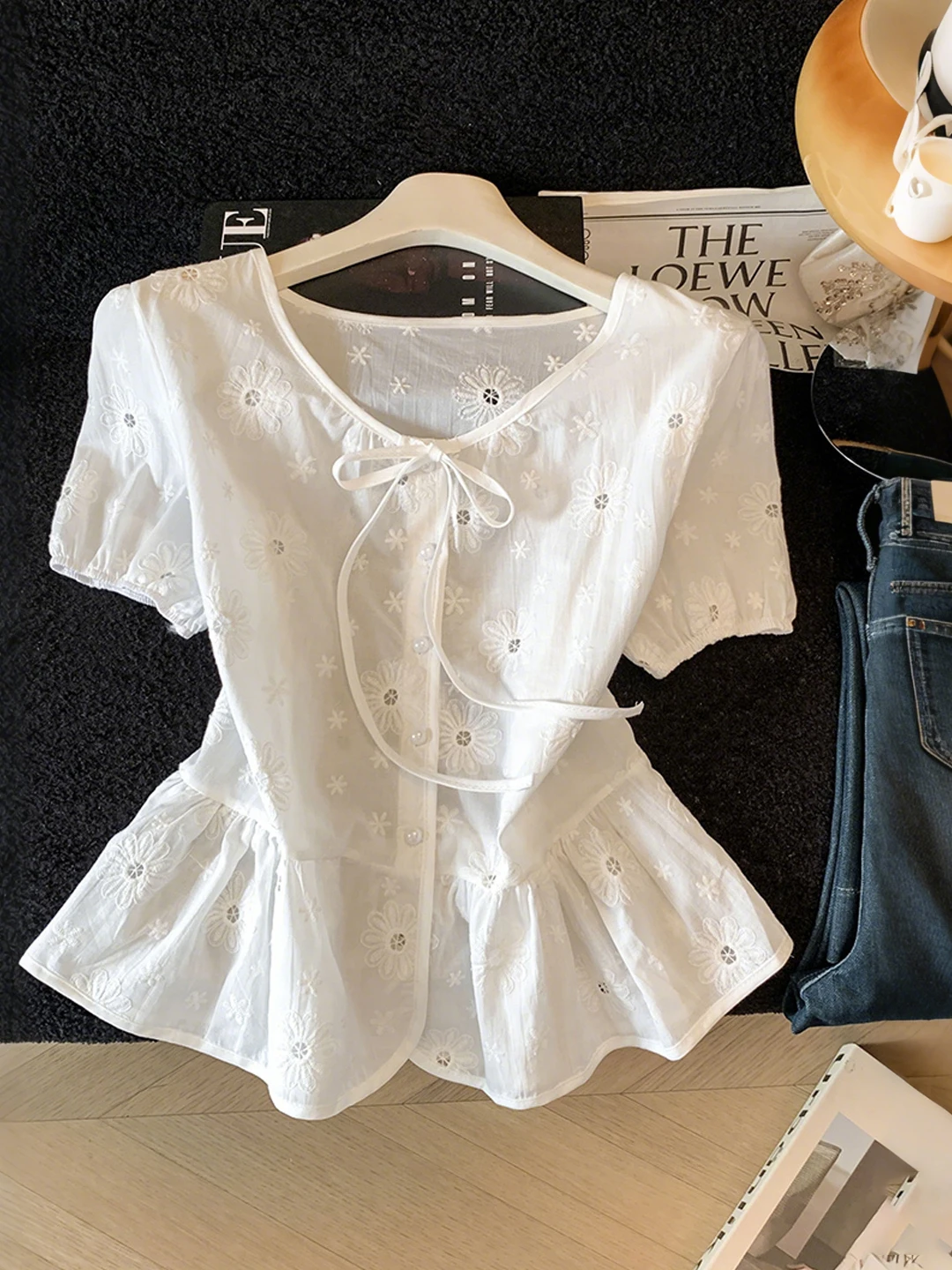 

Женская рубашка с V-образным вырезом, вышивкой и вырезами, с коротким рукавом, с поясом, повседневная, приталенная, элитная, роскошная, весенне-летняя мода